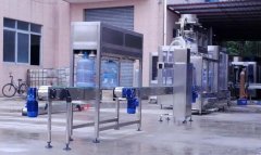 小型纯净水设备厂在生产桶装水的时候需要哪些